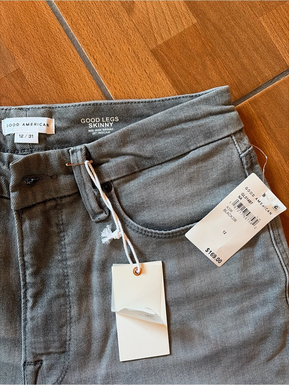 Good American Gray Skinny Jeans - Picture 2 of 3